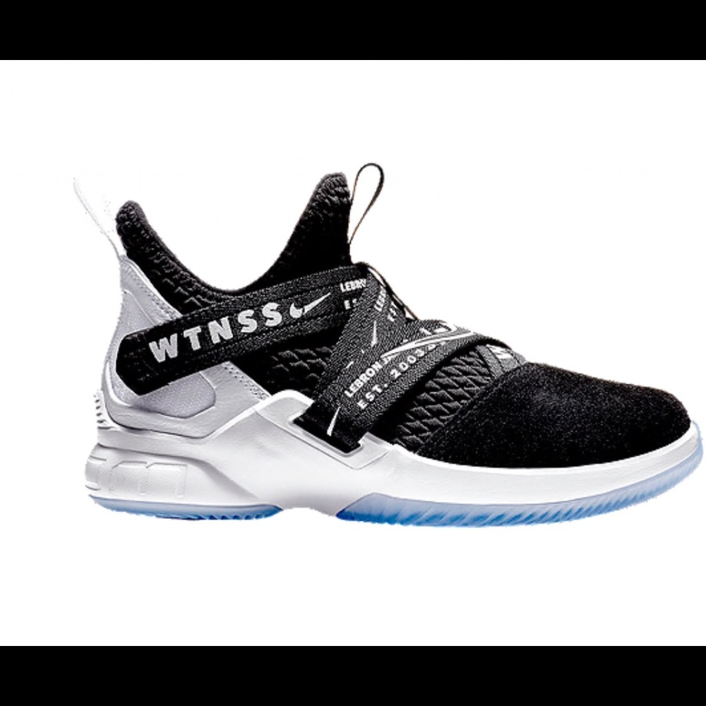 Nike Kids' Soldier XII Basketball Shoes